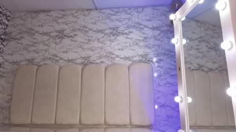 kataleya_t online show from September 18, 2025, 4:25 am