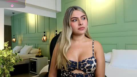 Kat online show from September 13, 2025, 11:43 am