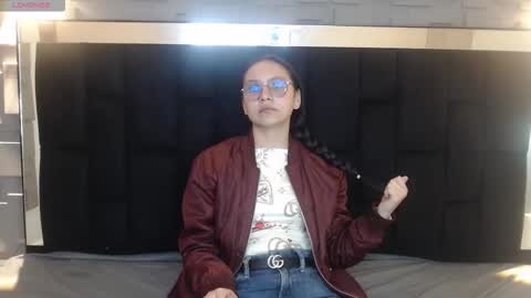 Katalina online show from December 17, 2025, 1:17 pm