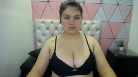 katalina santana25 online show from February 26, 2026, 6:29 pm