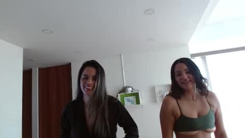 Katalina online show from November 13, 2025, 4:28 pm