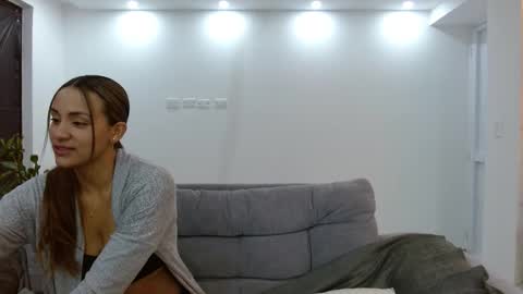 Katalina online show from January 19, 2026, 4:05 am