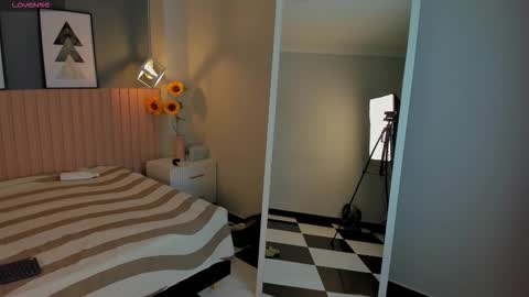 Kataleya online show from December 20, 2025, 12:12 pm