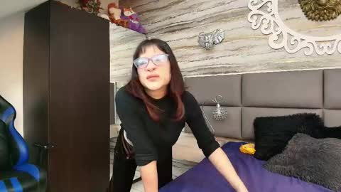   online show from April 29, 2026, 9:43 pm