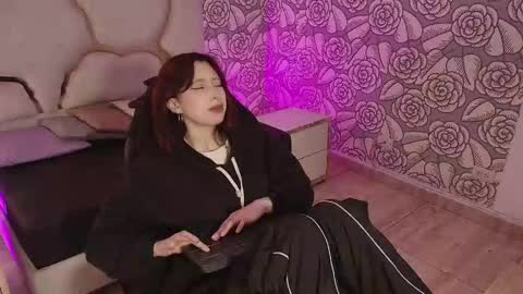 katana_tay online show from December 15, 2025, 11:58 am