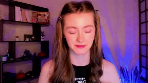 Snapshot of kate_cuddle chatting on December 9, 2024, 6:45 am Kate online show from December 9, 2024, 6:45 am