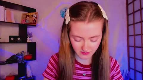Snapshot of kate_cuddle chatting on December 23, 2024, 4:55 am Kate online show from December 23, 2024, 4:55 am