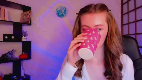 Snapshot of kate_cuddle chatting on December 25, 2024, 5:26 am Kate online show from December 25, 2024, 5:26 am