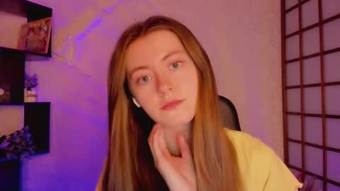Snapshot of kate_cuddle chatting on February 18, 2025, 2:05 am Kate online show from February 18, 2025, 2:05 am