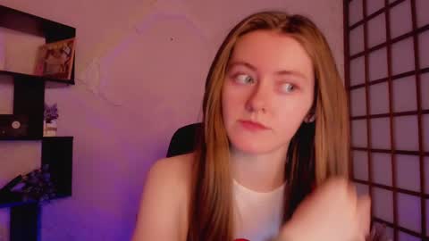 Snapshot of kate_cuddle chatting on February 19, 2025, 2:23 am Kate online show from February 19, 2025, 2:23 am