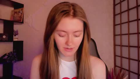 Snapshot of kate_cuddle chatting on February 19, 2025, 5:27 am Kate online show from February 19, 2025, 5:27 am