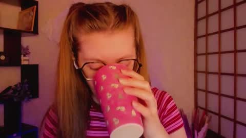 Snapshot of kate_cuddle chatting on February 25, 2025, 2:03 am Kate online show from February 25, 2025, 2:03 am