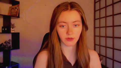 Snapshot of kate_cuddle chatting on March 4, 2025, 5:32 am Kate online show from March 4, 2025, 5:32 am