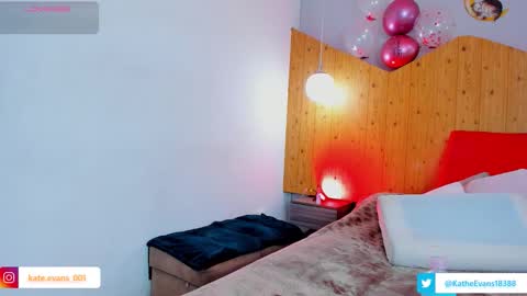 Snapshot of kate_evans1 chatting on September 19, 2025, 10:38 am Kate Evans online show from September 19, 2025, 10:38 am