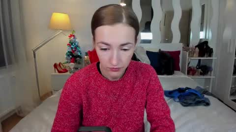 kate_redgar online show from January 17, 2025, 10:33 am