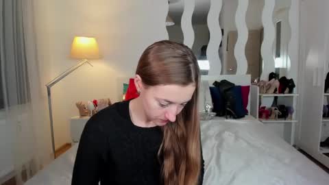 kate_redgar online show from February 17, 2025, 10:18 am