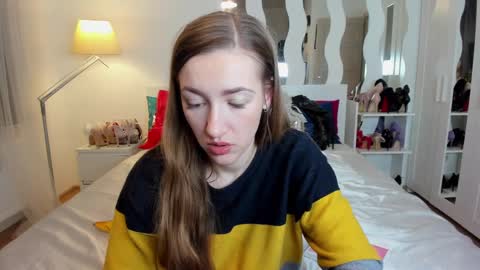 kate_redgar online show from March 6, 2025, 4:28 pm