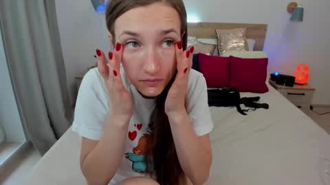 kate_redgar online show from September 18, 2025, 11:12 am