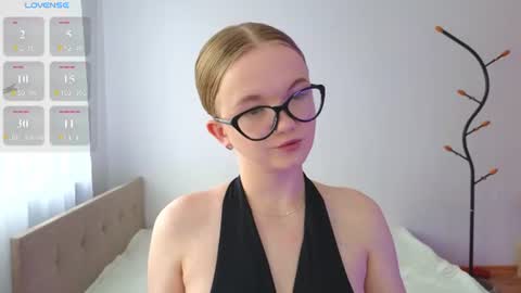 katebunnys online show from June 15, 2026, 4:15 am