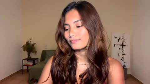 Kate Dami online show from December 5, 2024, 4:01 pm