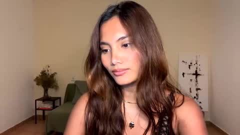 Kate Dami online show from December 6, 2024, 3:33 pm