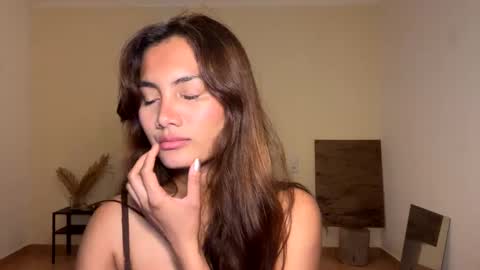 Kate Dami online show from February 19, 2025, 5:38 pm