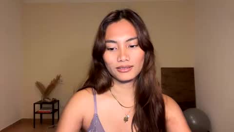 Kate Dami online show from February 28, 2025, 4:53 pm