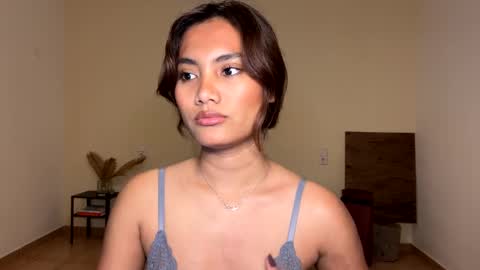 Kate Dami online show from March 8, 2025, 3:56 pm