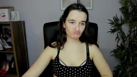 Snapshot of katedesire chatting on January 19, 2025, 7:47 pm Kate online show from January 19, 2025, 7:47 pm