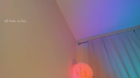 Snapshot of katee_bloss chatting on December 26, 2024, 6:52 am Nice to meet you online show from December 26, 2024, 6:52 am