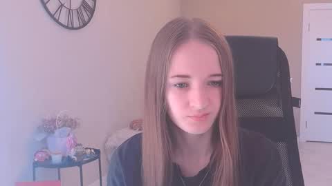 Snapshot of katekayer chatting on September 21, 2025, 8:27 am katekayer online show from September 21, 2025, 8:27 am