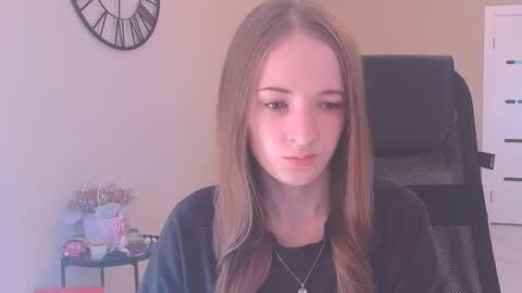 Snapshot of katekayer chatting on September 23, 2025, 8:17 am katekayer online show from September 23, 2025, 8:17 am