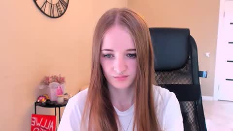 Snapshot of katekayer chatting on October 19, 2025, 9:10 am katekayer online show from October 19, 2025, 9:10 am