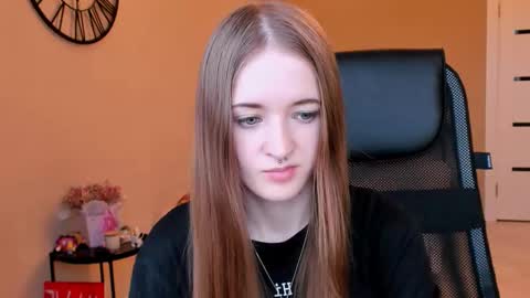 Snapshot of katekayer chatting on October 22, 2025, 9:31 am katekayer online show from October 22, 2025, 9:31 am