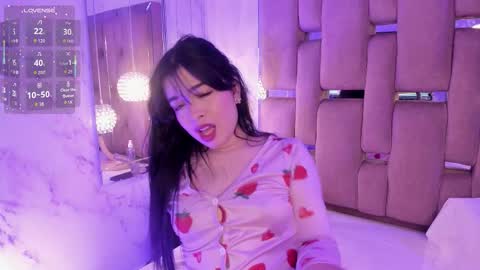 Snapshot of kateleeh_ chatting on September 13, 2025, 9:14 pm Kate  online show from September 13, 2025, 9:14 pm