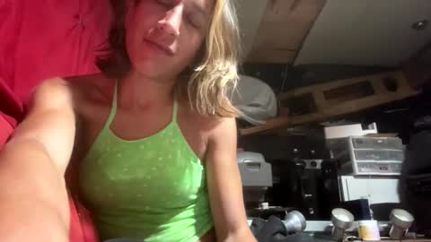 Katelin online show from October 20, 2025, 12:05 pm