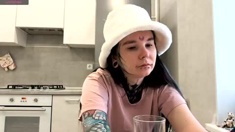 Milana online show from March 17, 2026, 6:17 am