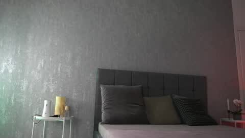 Kate online show from November 19, 2025, 6:57 am