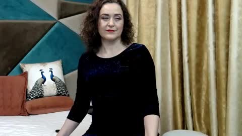 KateQueenston --  online show from June 5, 2026, 9:53 pm
