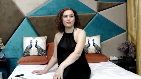KateQueenston --  online show from June 8, 2026, 10:54 pm