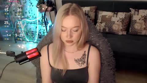 Lisa online show from September 15, 2025, 9:59 pm