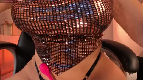 Snapshot of katesunder chatting on January 25, 2025, 12:58 pm K A T E online show from January 25, 2025, 12:58 pm