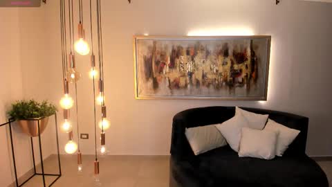 K A T E  online show from October 30, 2025, 11:22 am