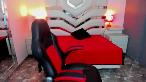 kate Tompson online show from January 18, 2026, 1:37 pm