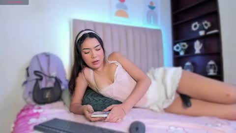 Snapshot of kathe_littlee chatting on April 29, 2026, 5:30 pm kathe_littlee online show from April 29, 2026, 5:30 pm