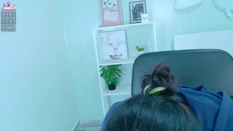 K A T H E  online show from September 19, 2025, 11:44 am