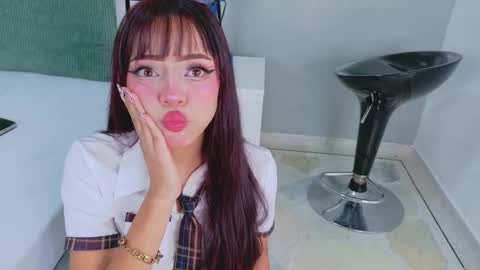 K A T H E  online show from October 17, 2025, 12:52 pm