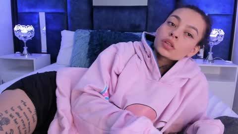 KatheGomez  online show from December 15, 2024, 6:04 pm