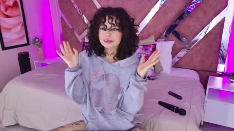 KatheGomez  online show from May 5, 2026, 3:03 am
