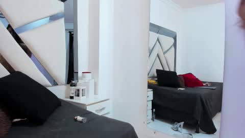 Snapshot of katherinefoster chatting on September 10, 2025, 5:13 pm Katherine Foster online show from September 10, 2025, 5:13 pm